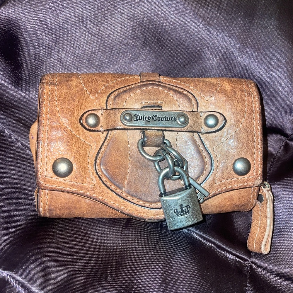 Juicy couture 2000s y2k leather lock and key wallet